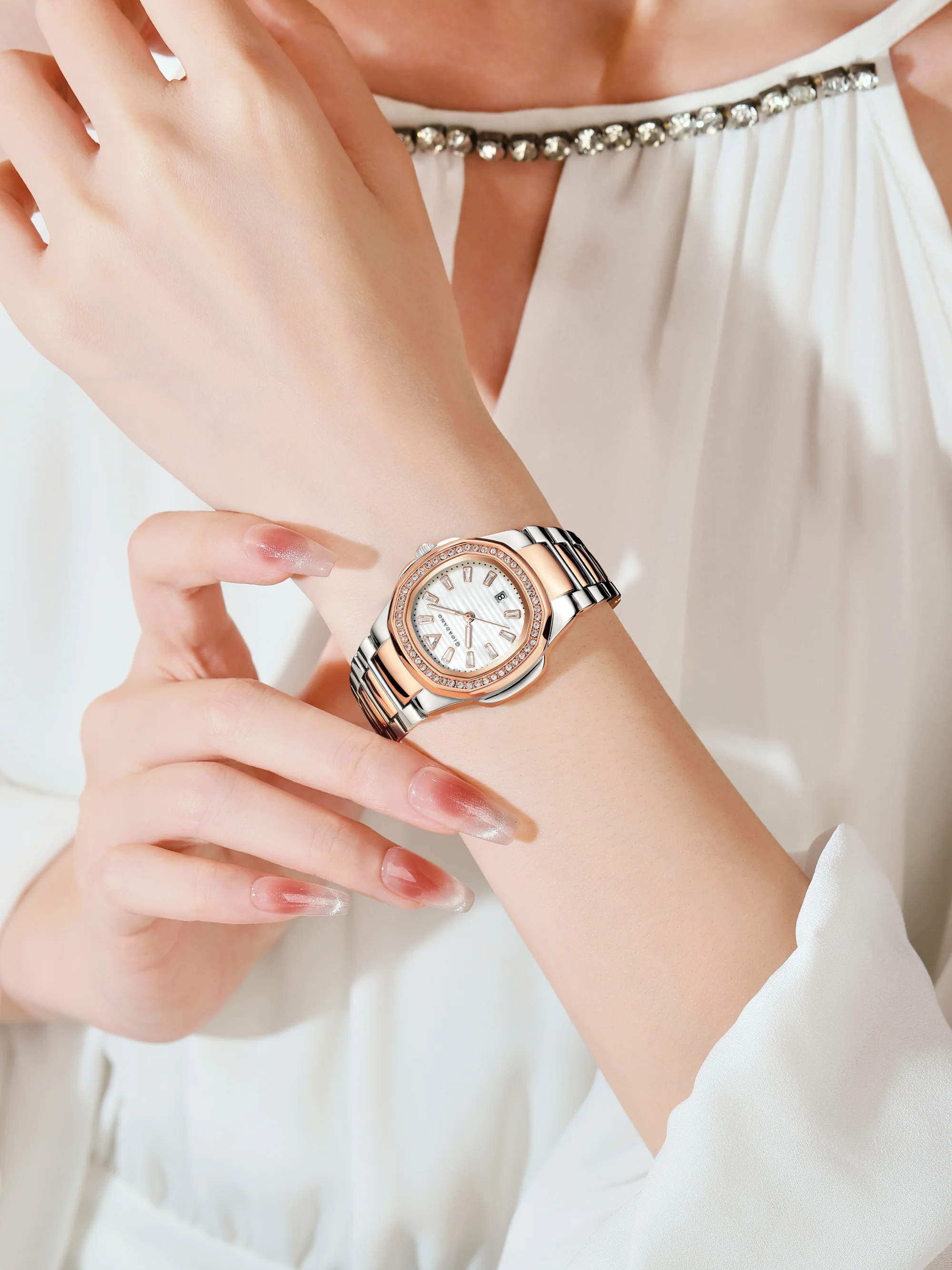 Giordano Luxury Watch for Women with crystal indices ,textured Dial, stainless steel strap and date display | GZ-60116-44 - Image 2