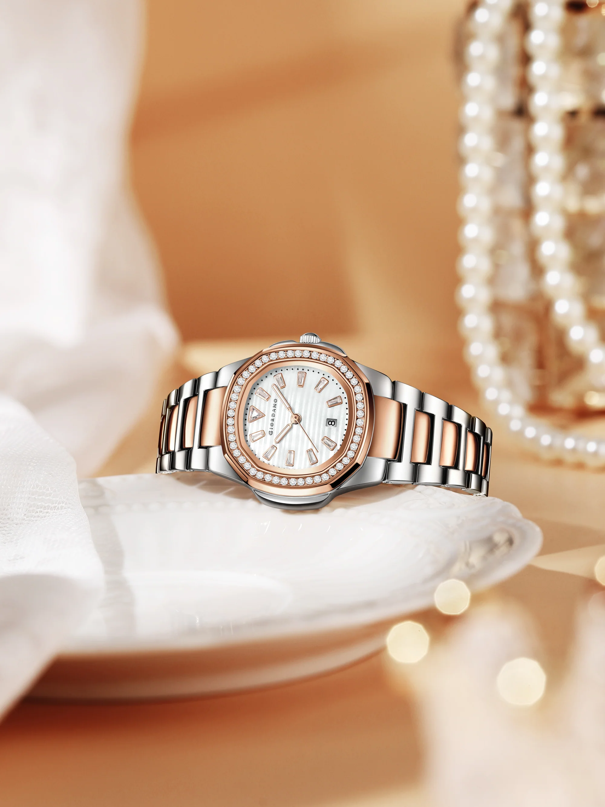 Giordano Luxury Watch for Women with crystal indices ,textured Dial, stainless steel strap and date display | GZ-60116-44 - Image 3