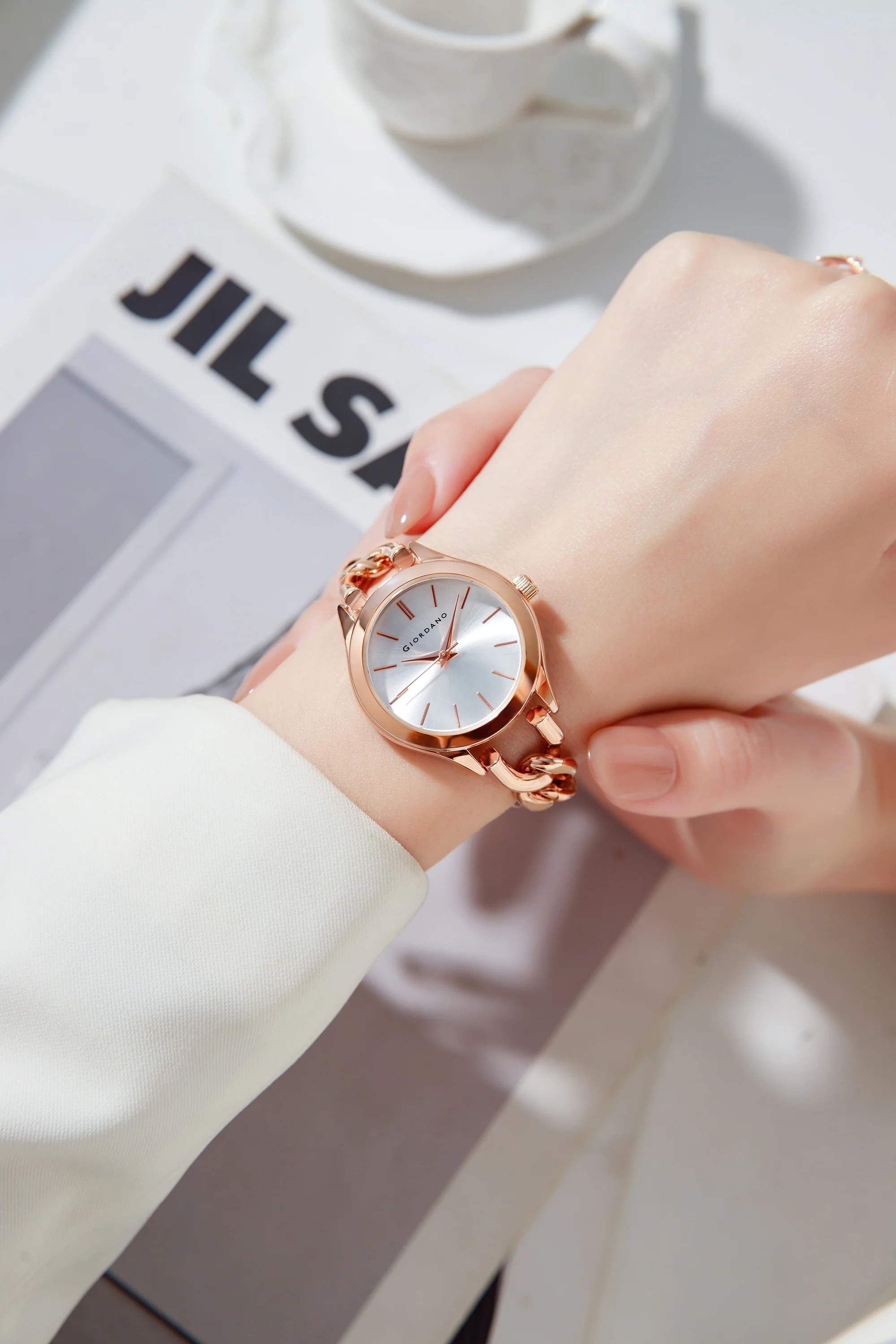 Giordano Modern Analog Watch for Women – Sleek Dial with Unique Chain-Link Bracelet and Stylish Stainless Steel Strap | GZ-60087-22 - Image 2