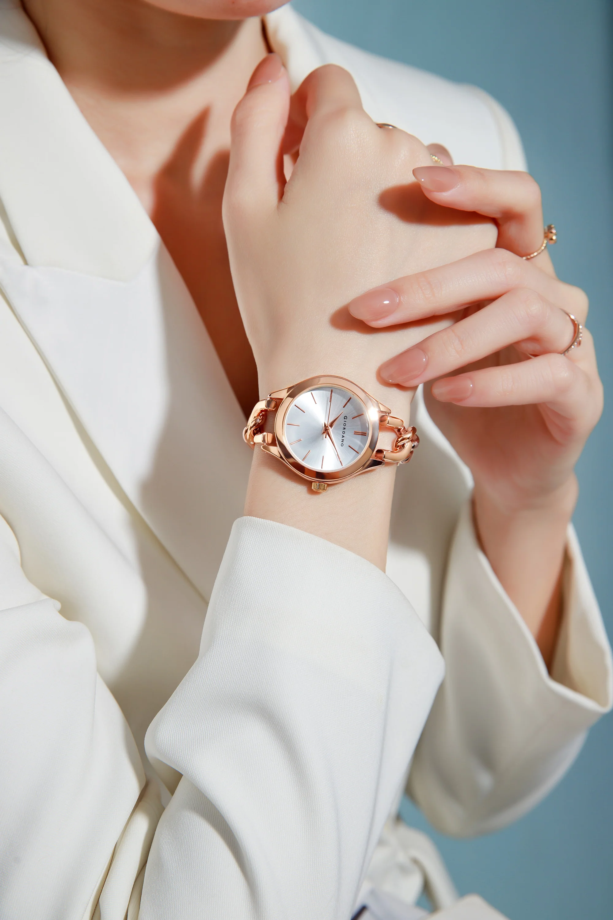 Giordano Modern Analog Watch for Women – Sleek Dial with Unique Chain-Link Bracelet and Stylish Stainless Steel Strap | GZ-60087-22 - Image 3