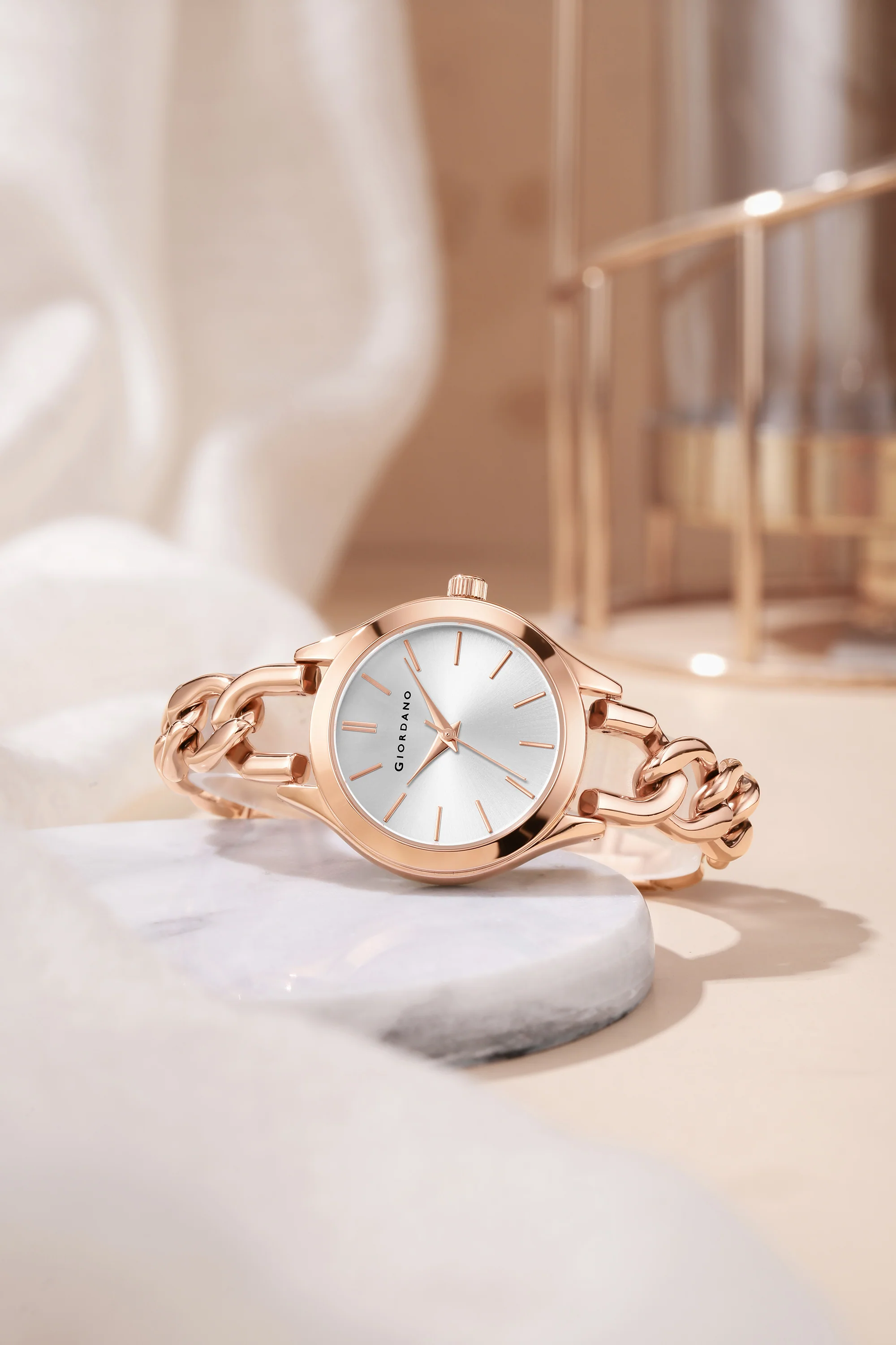 Giordano Modern Analog Watch for Women – Sleek Dial with Unique Chain-Link Bracelet and Stylish Stainless Steel Strap | GZ-60087-22 - Image 4