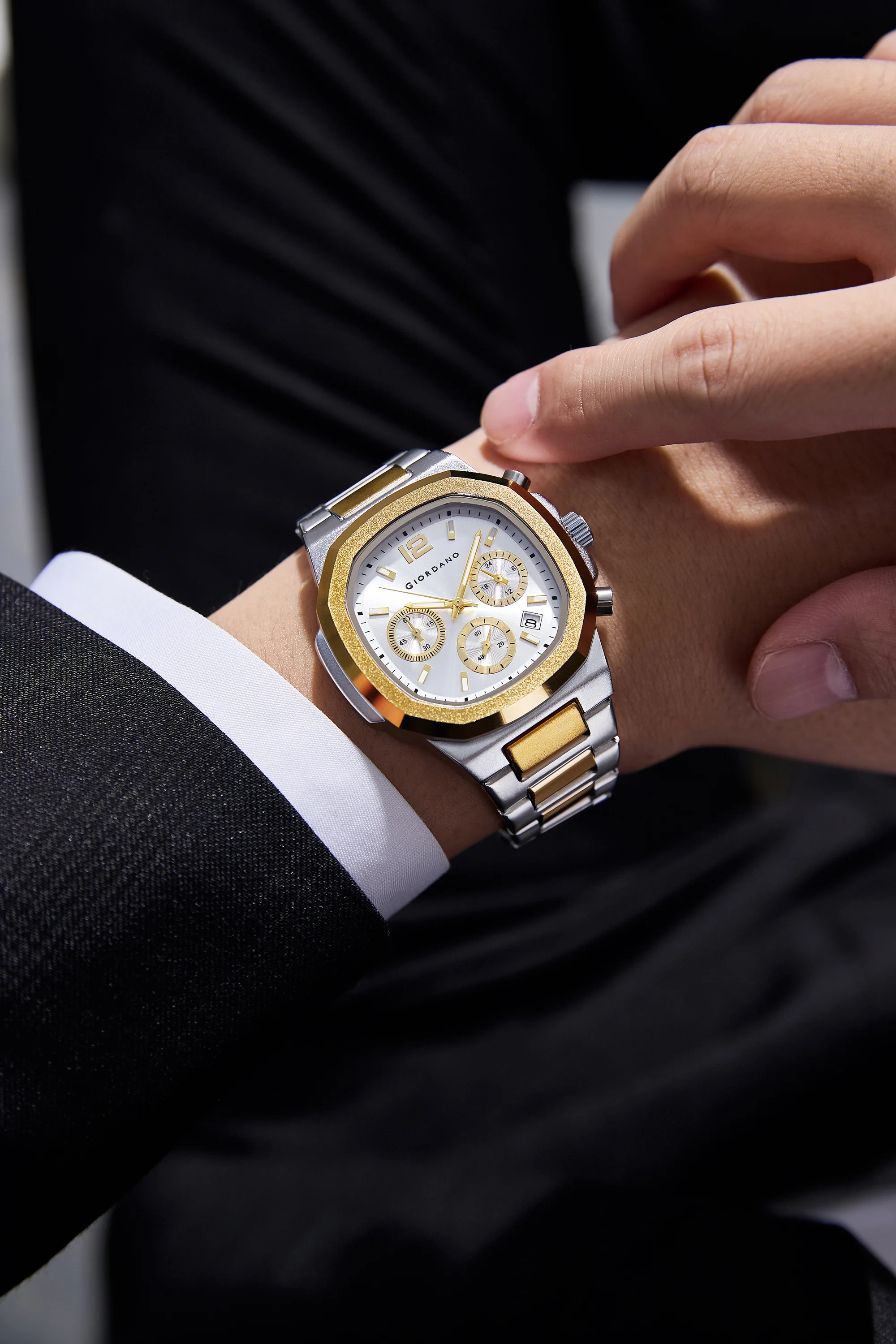Giordano Modern Multifunctional Watch for Men with Octagonal dial , Date Display and stainless steel strap | GZ-50148-33 - Image 2