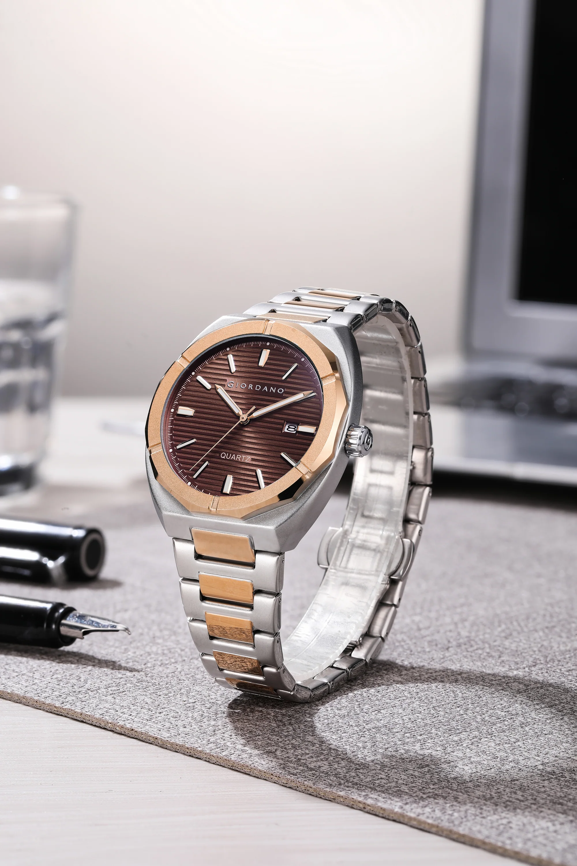 Giordano Modern Watch for Men – Round Brown Textured Dial, Date Display and Stainless Steel Strap - GZ-50141-66 - Image 3