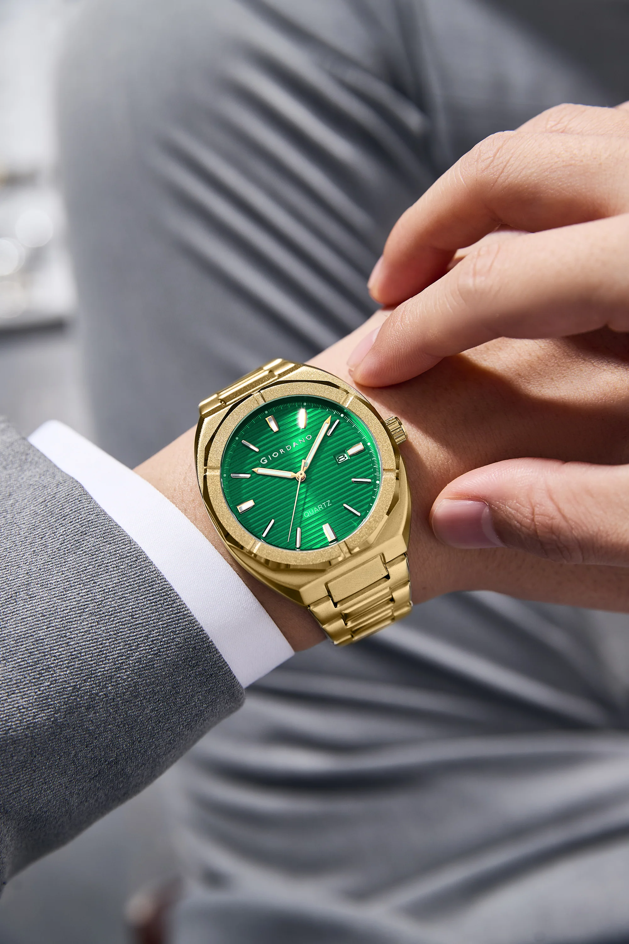 Giordano Modern Watch for Men – Round Green Textured Dial, Date Display and Stainless Steel Strap - GZ-50141-55 - Image 2