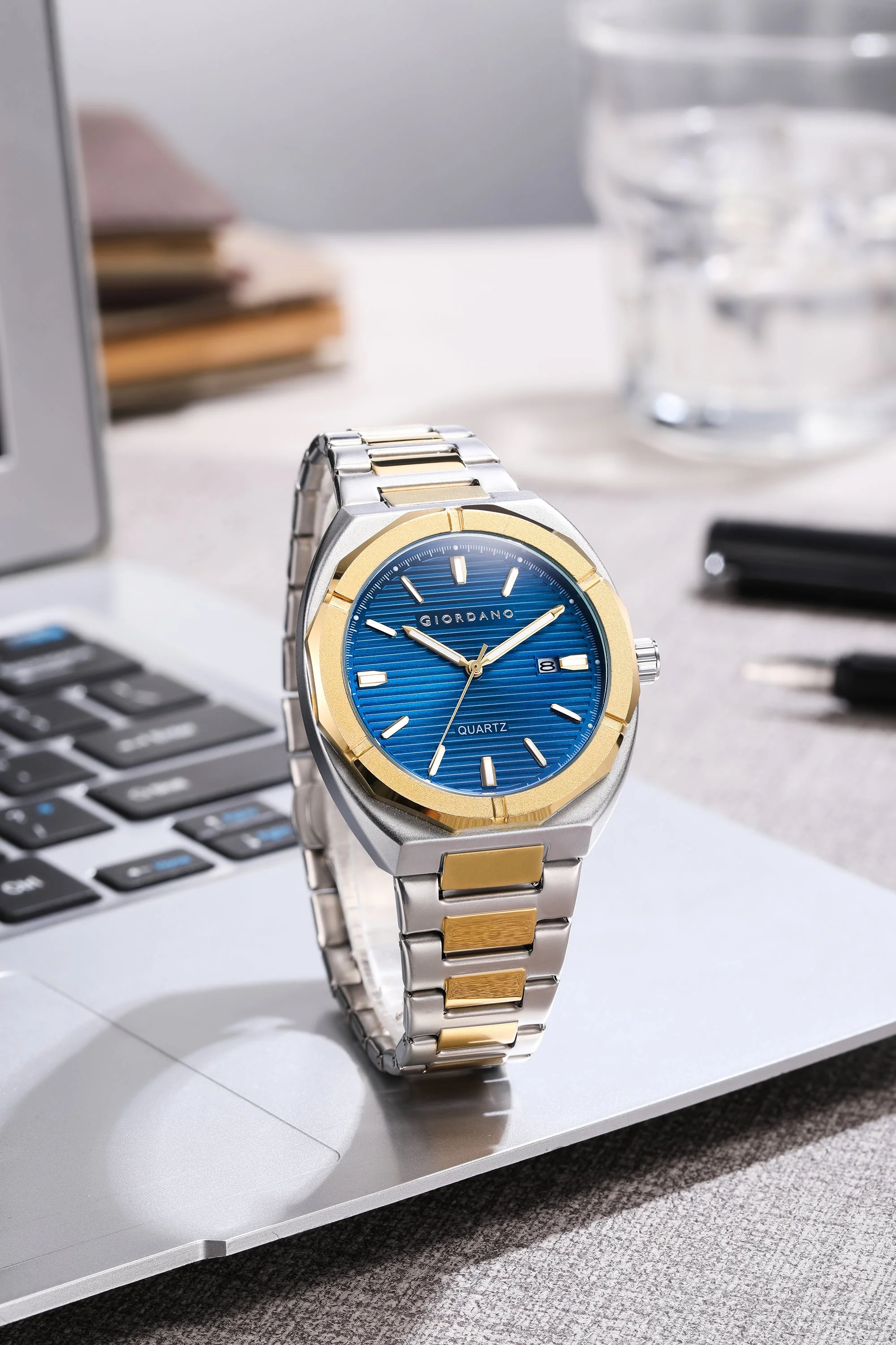 Giordano Modern  Watch for men – Textured Dial, Date Display and Stainless Steel Strap GZ-50141-22 - Image 3