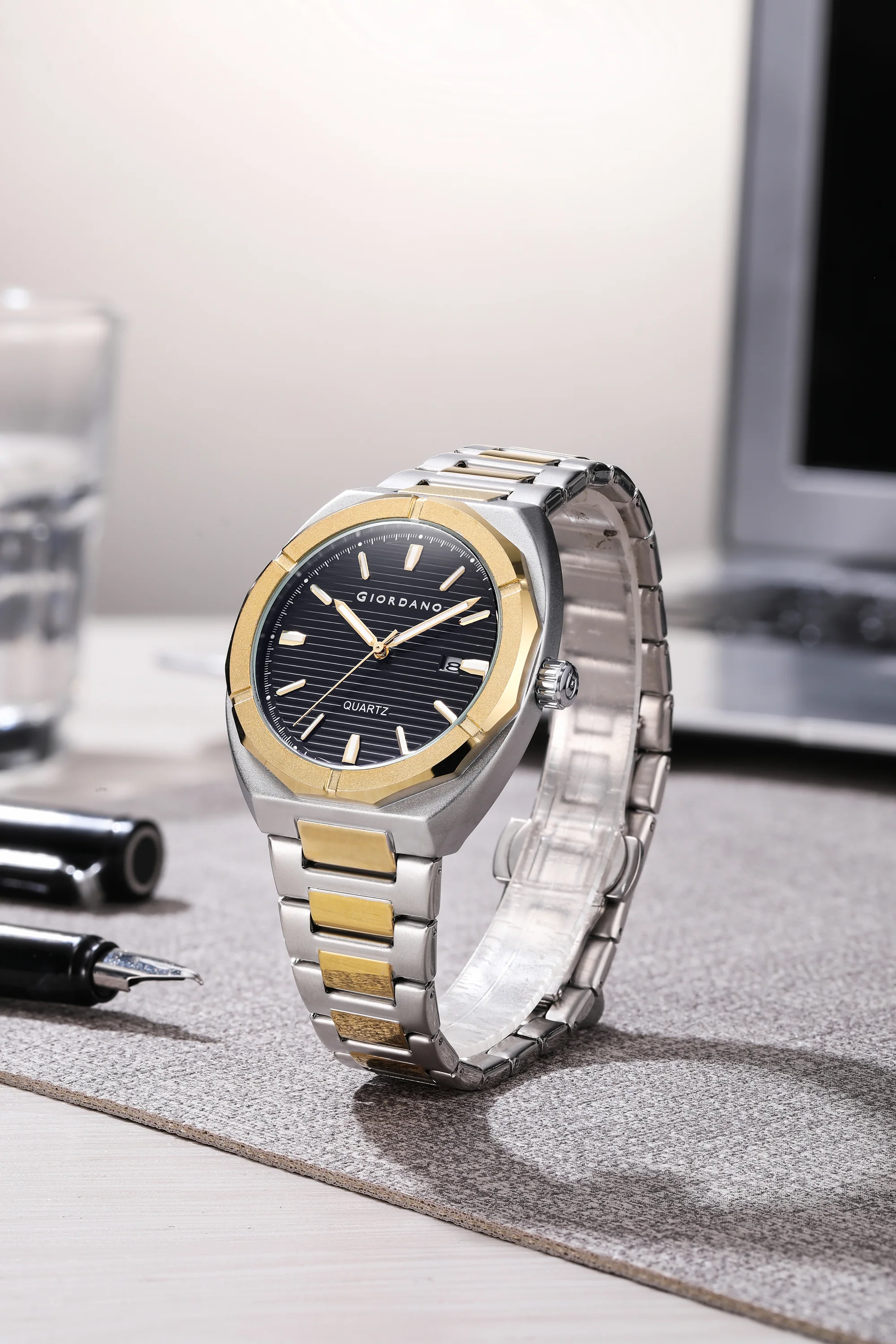Giordano Modern  Watch for men – Textured Dial, Date Display and Stainless Steel Strap GZ-50141-33 - Image 5