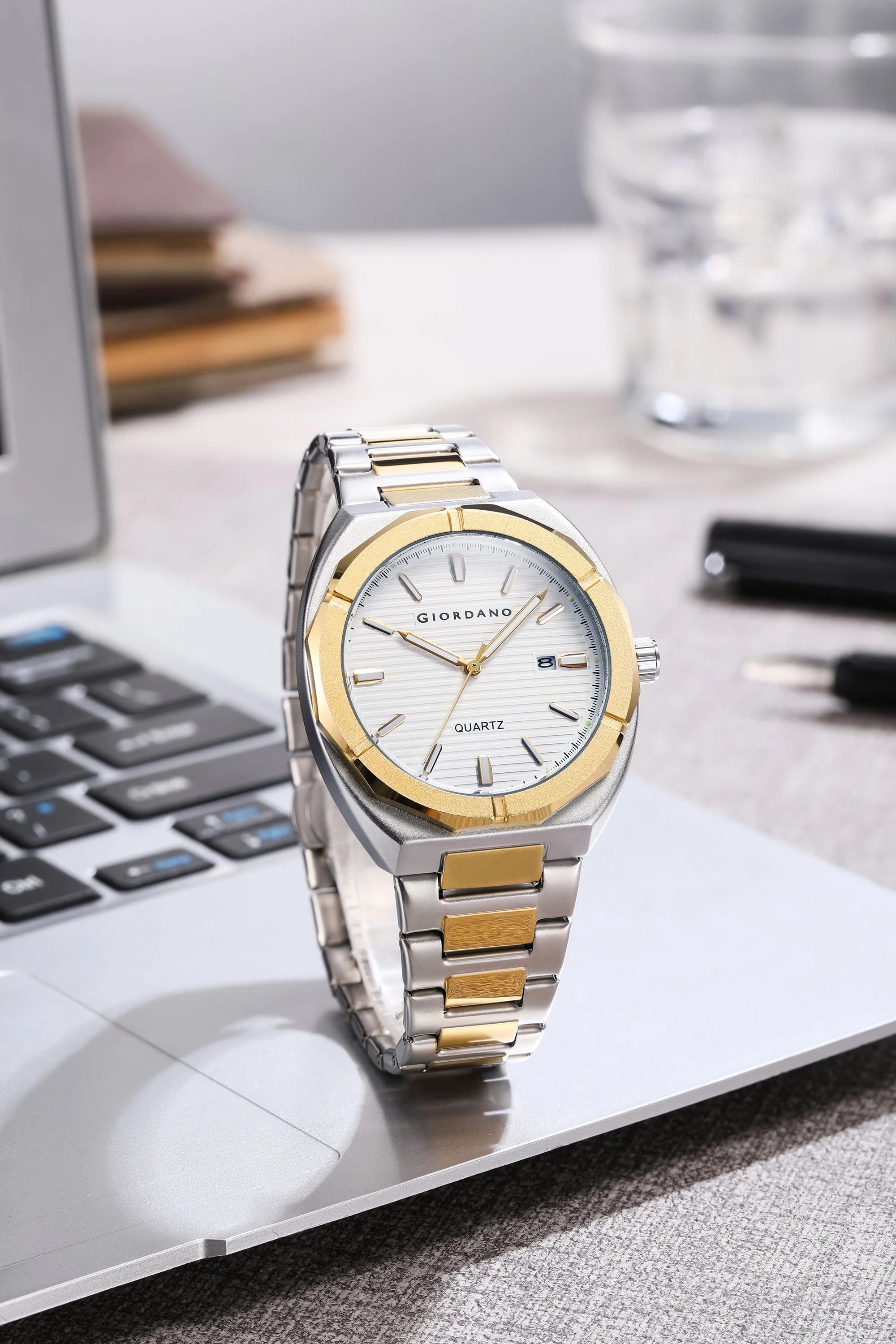 Giordano Modern  Watch for men – Textured Dial, Date Display and Stainless Steel Strap GZ-50141-44 - Image 3