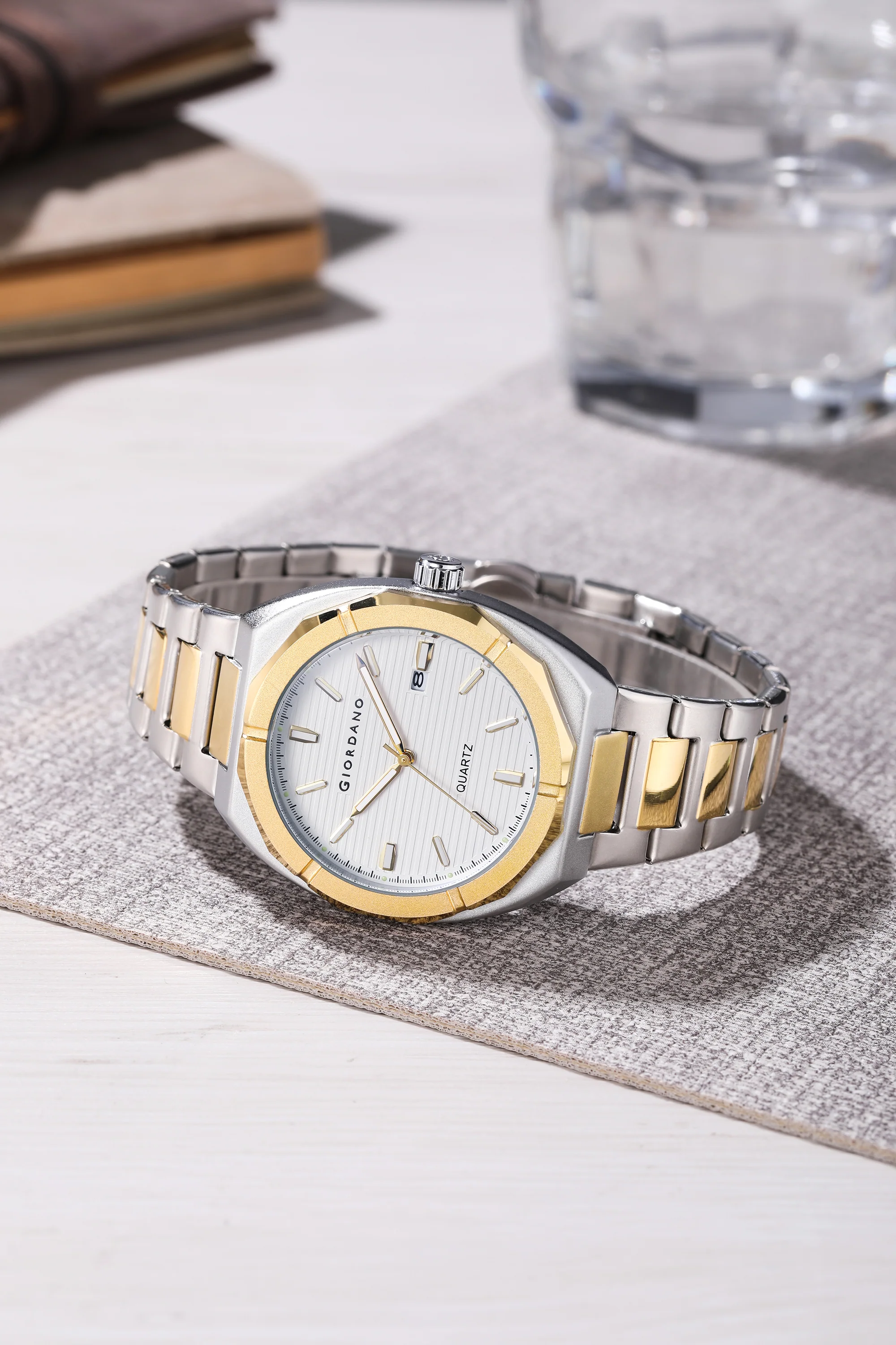 Giordano Modern  Watch for men – Textured Dial, Date Display and Stainless Steel Strap GZ-50141-44 - Image 5