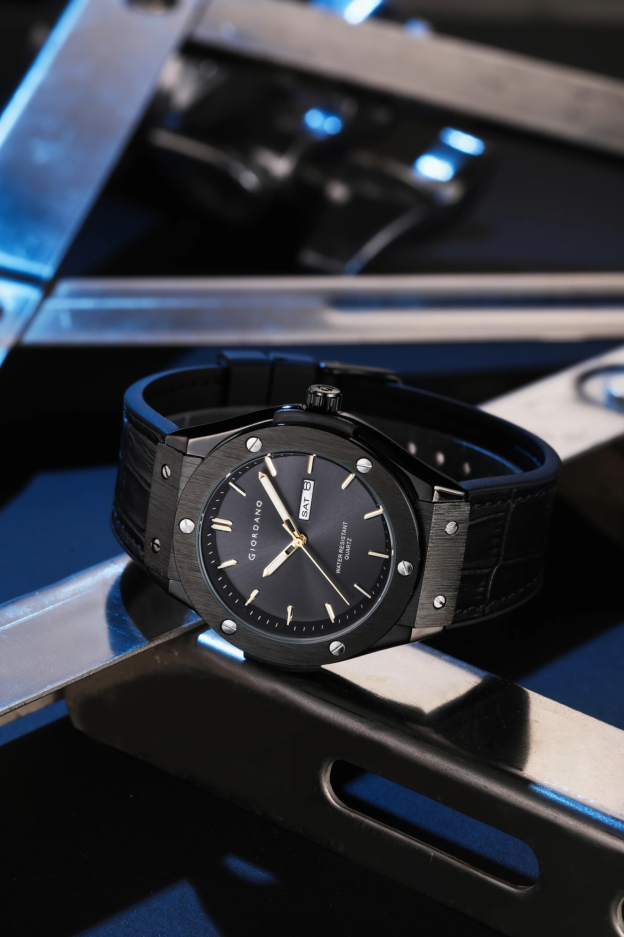 Giordano Modern  Watch for men – Textured Dial, Date Display and Stainless Steel Strap GZ-50142-01 - Image 3