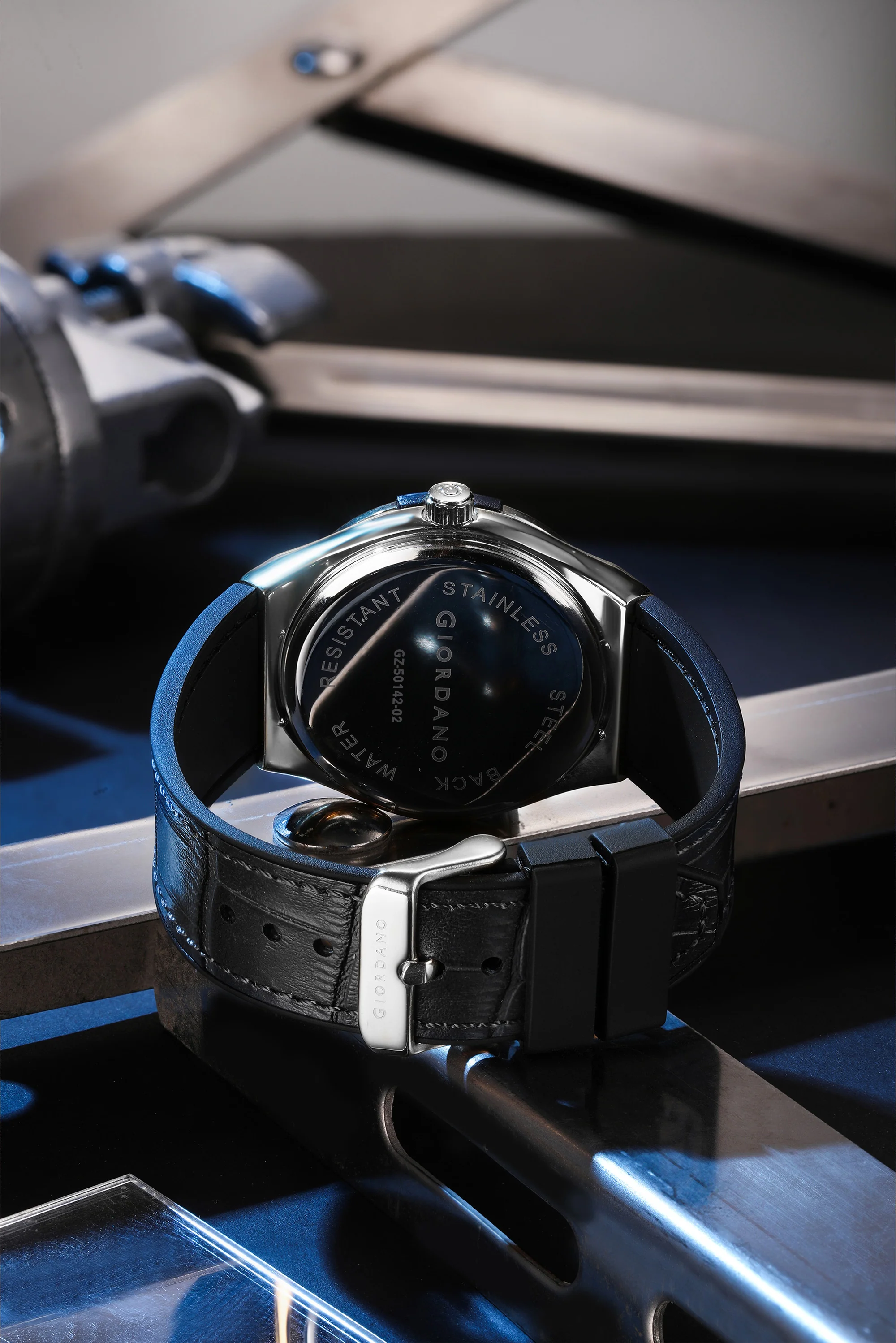 Giordano Modern  Watch for men – Textured Dial, Date Display and Stainless Steel Strap GZ-50142-02 - Image 6