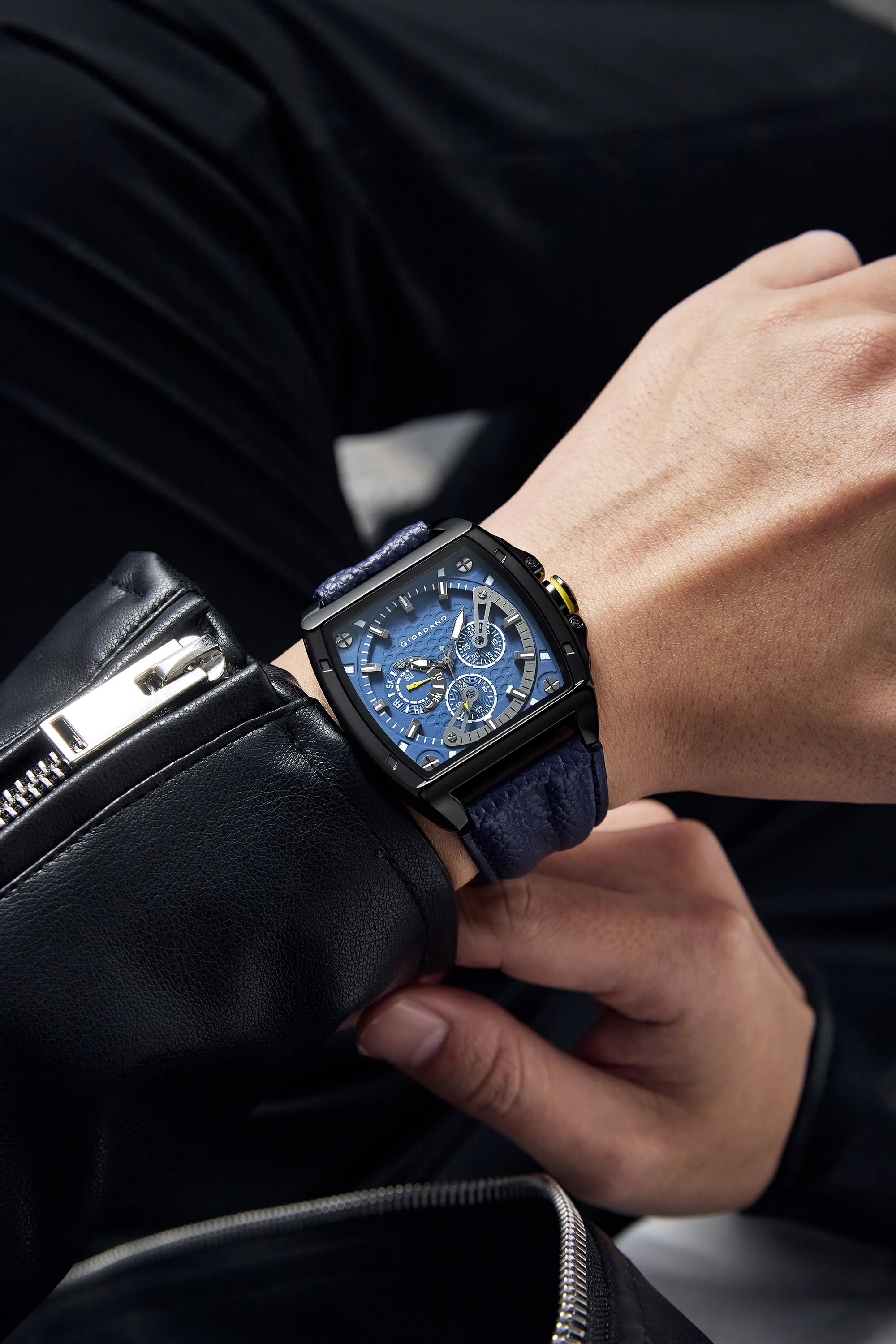 Giordano Multifunctional Analog Watch for Men with Textured Blue Dial, Luminous Indices, Day Display, Leather Strap & Water Resistant GZ-50157-01 - Image 2