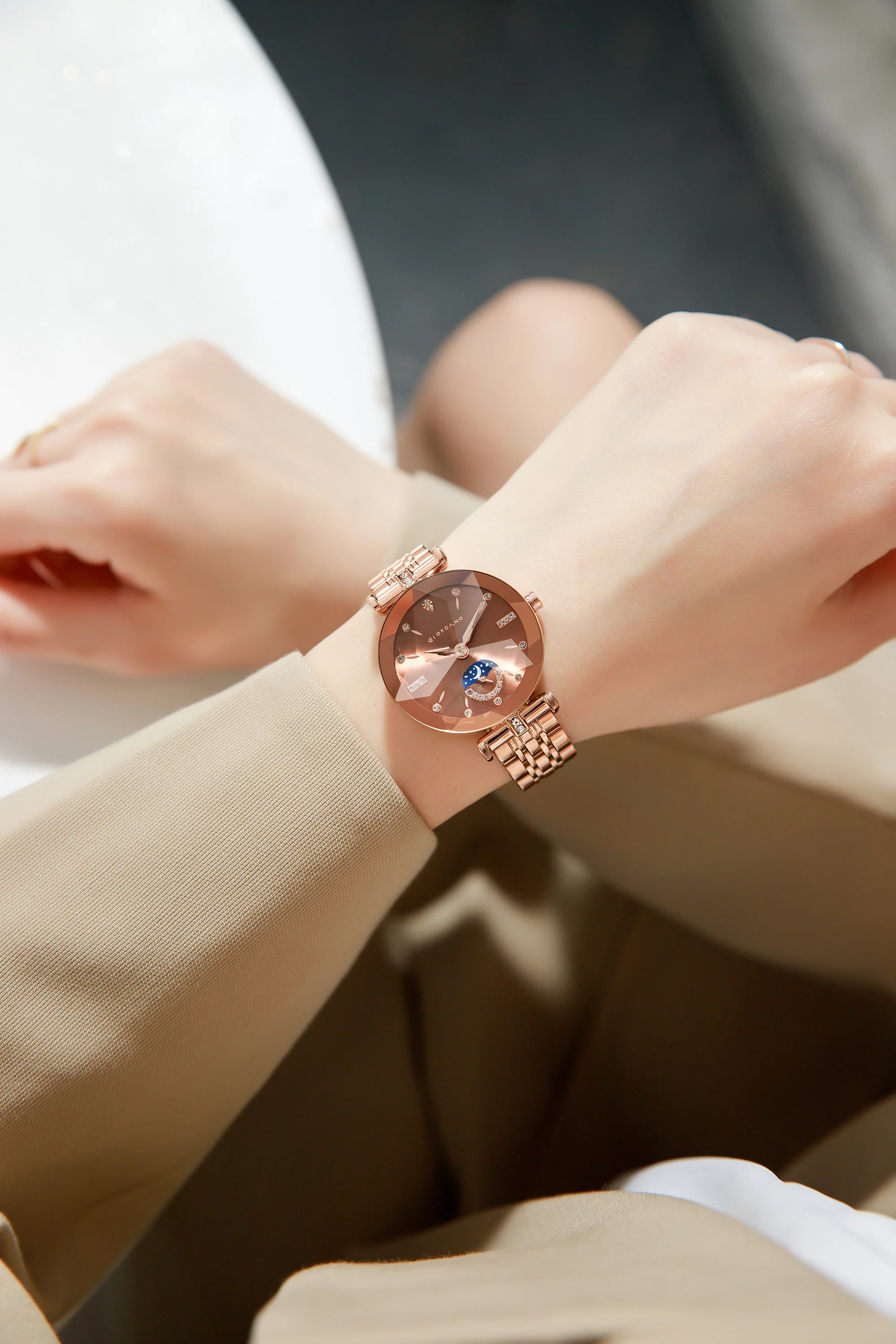 Giordano Premium Watch for women Elegant Round cut glass Dial with Stainless Steel Strap & Quartz Movement-GZ-60094-11 - Image 2