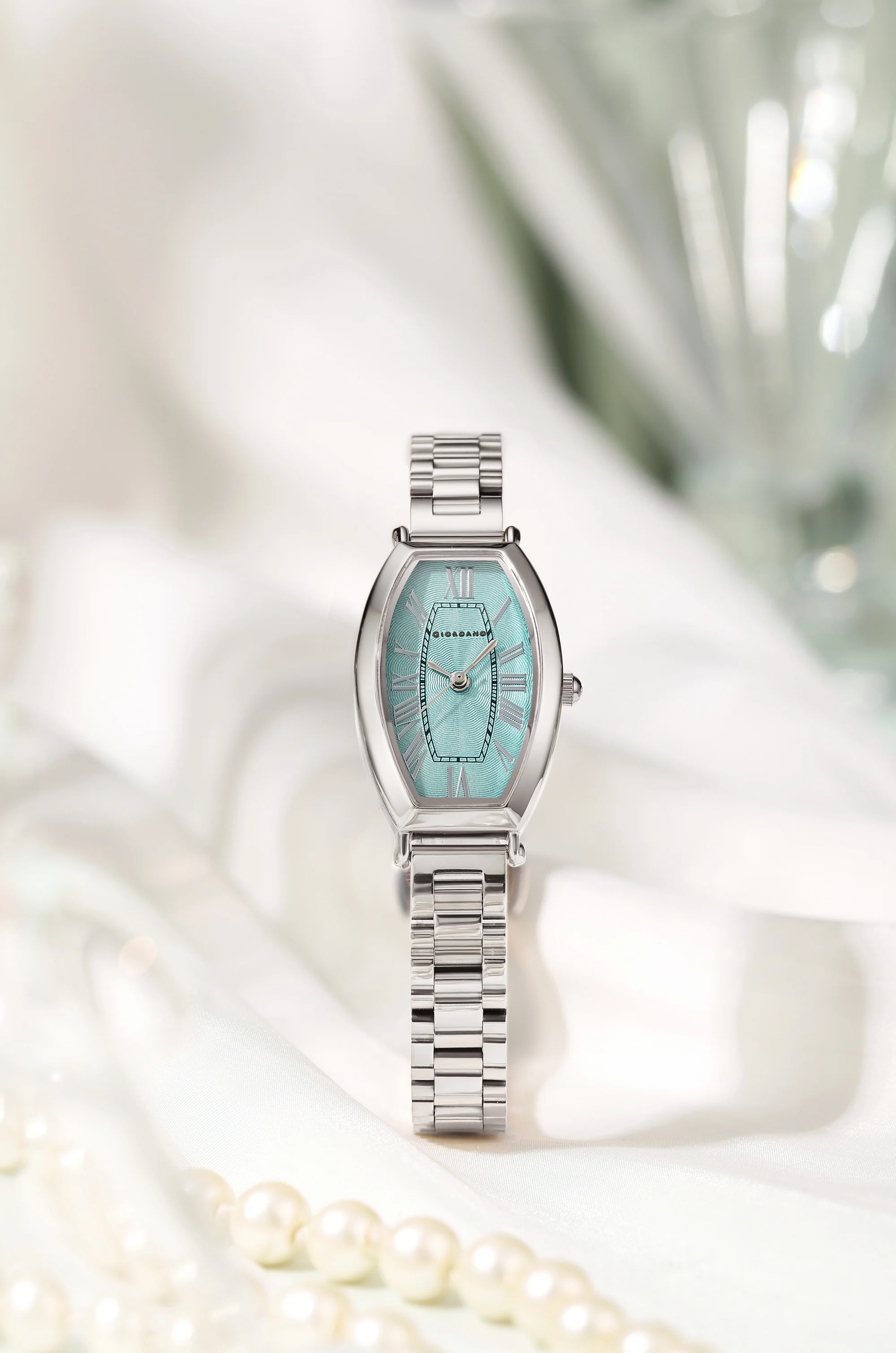 Giordano Silver oval shape Dial Watch for women – Elegant Roman Numerals, Stainless Steel Strap, Sleek Analog Design GZ-60100-22 - Image 3