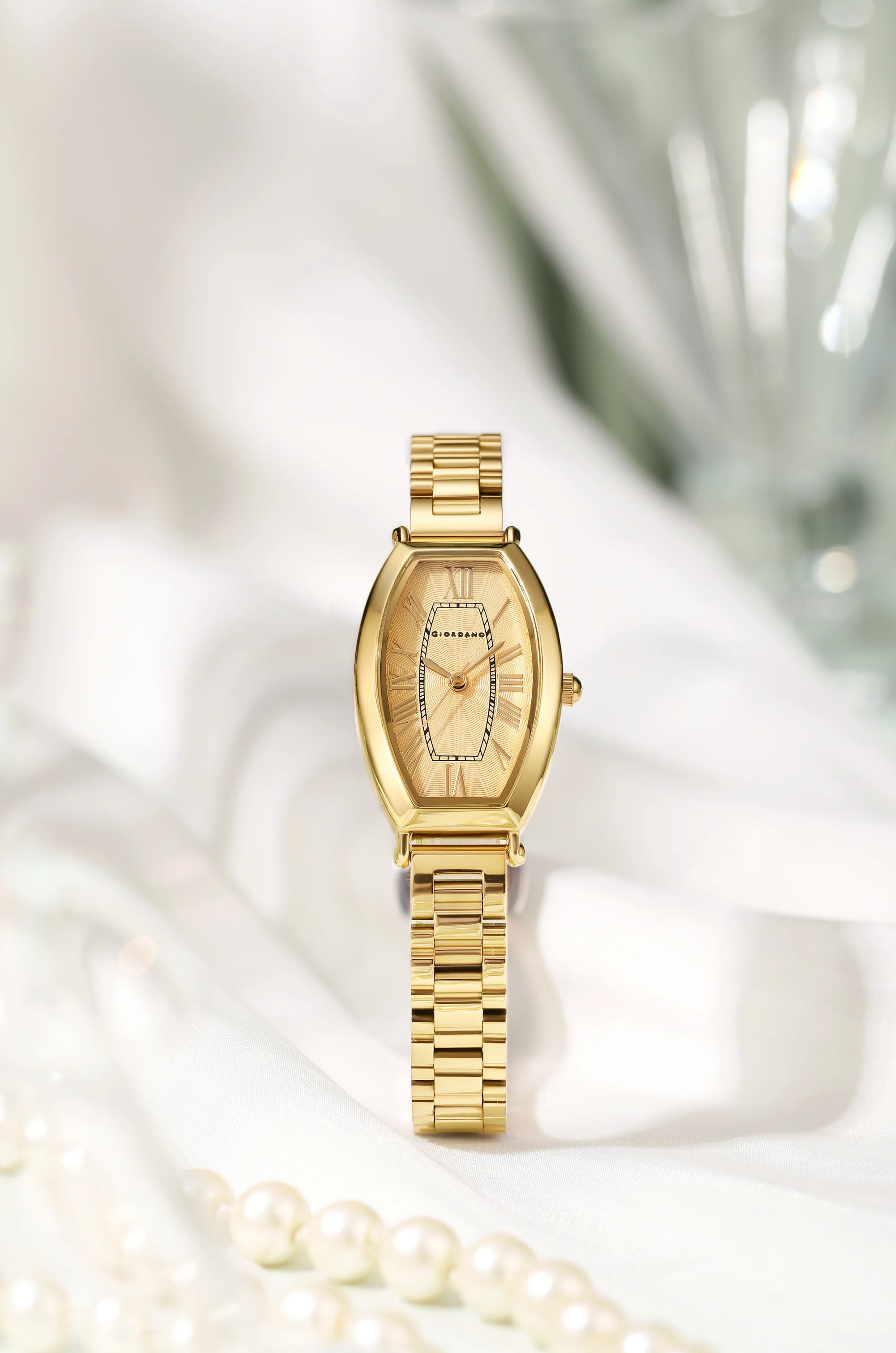 Giordano Silver oval shape Dial Watch for women – Elegant Roman Numerals, Stainless Steel Strap, Sleek Analog Design GZ-60100-33 - Image 3