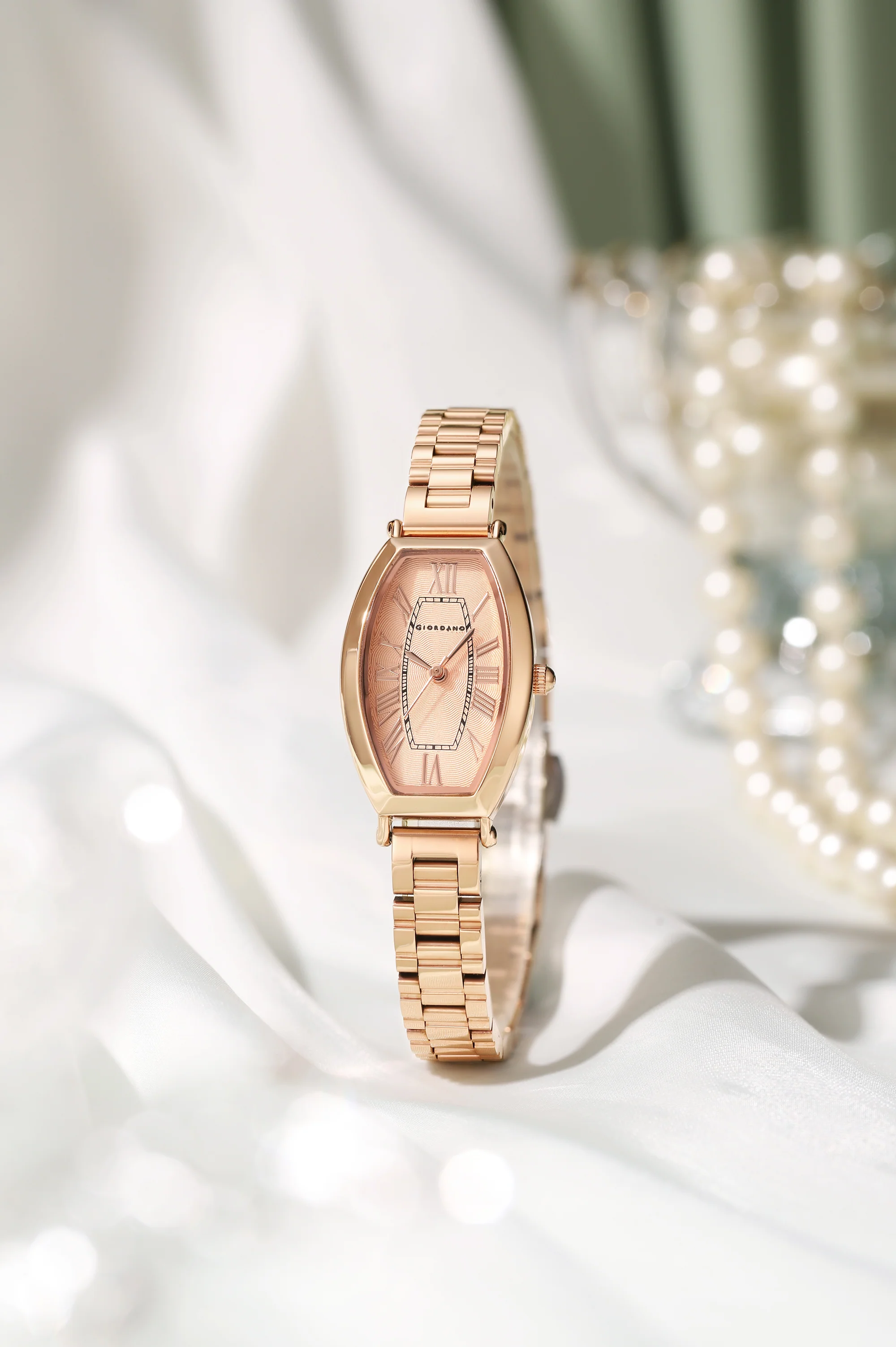 Giordano Silver oval shape Dial Watch for women – Elegant Roman Numerals, Stainless Steel Strap, Sleek Analog Design GZ-60100-44 - Image 3