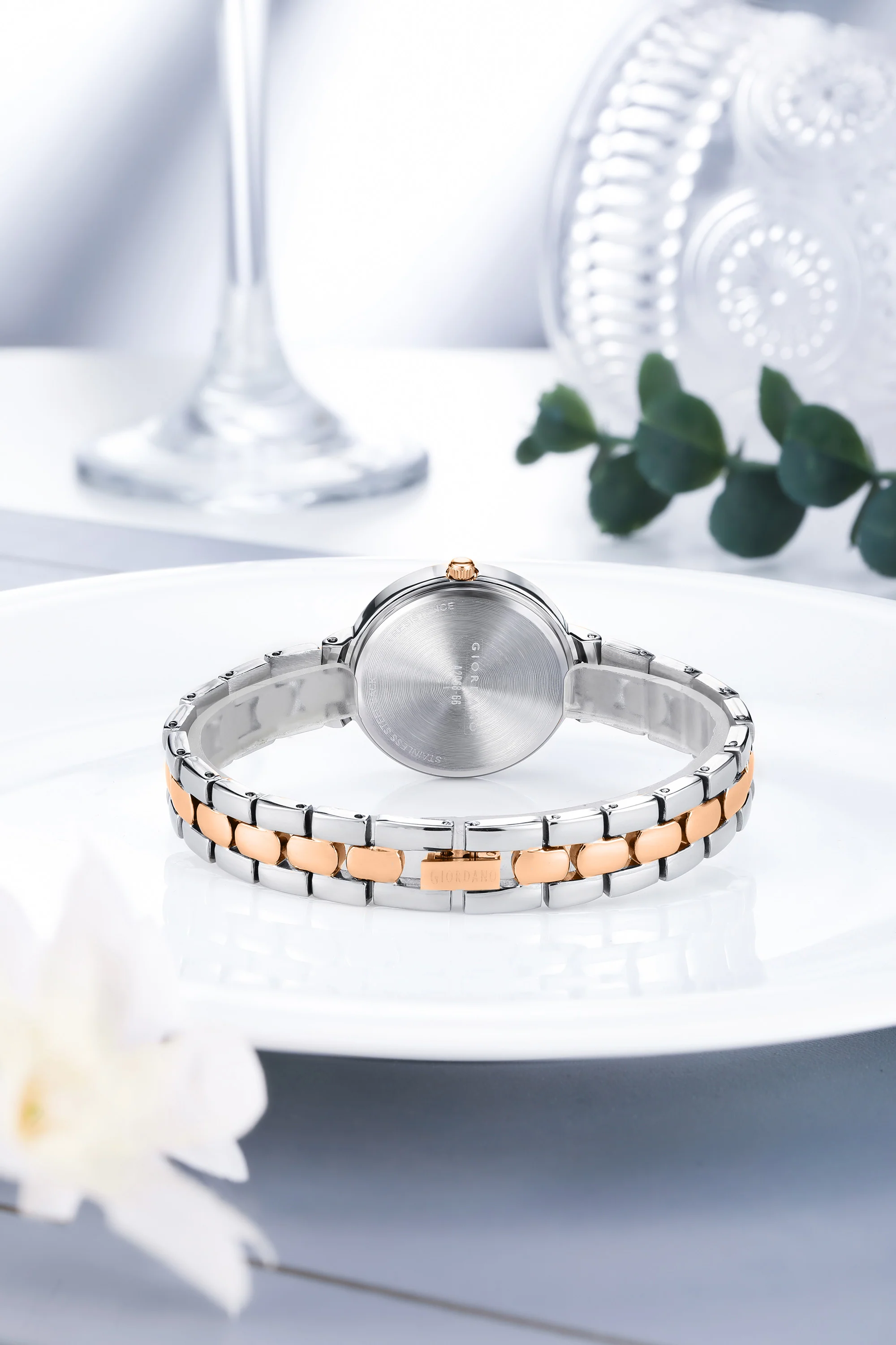 Giordano Silver Shimmer Collection Analog Watch for Women with Diamond Studded Case, Shimmer Dial and Stylish Stainless Steel Strap A2068-66 - Image 3