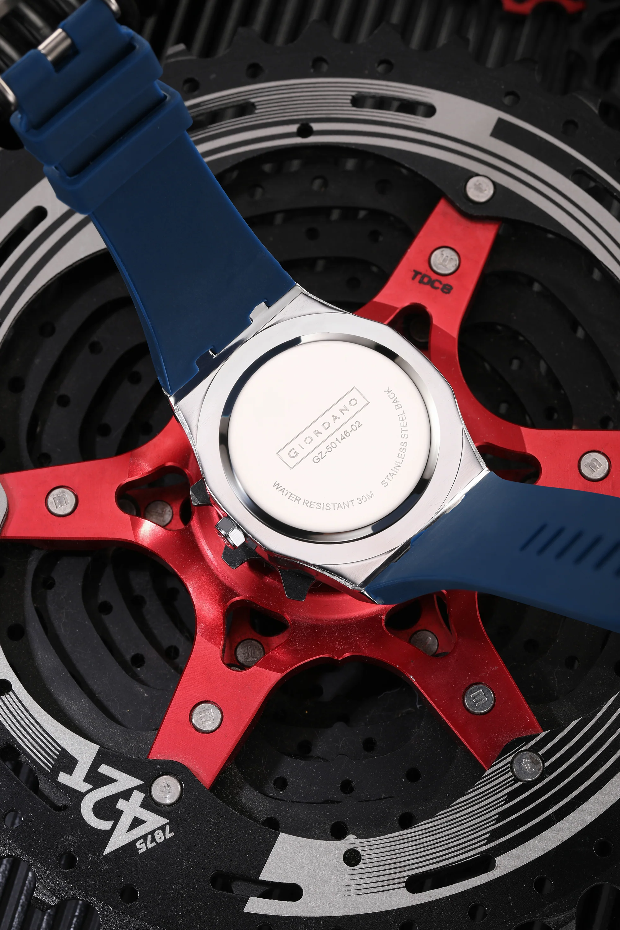 Giordano Skeleton style Dial Analog Watch for Men– Luxury Sport Watch with Silicone Strap & Brushed Metal Case – Bold & Modern Design | GZ-50146-02 - Image 4