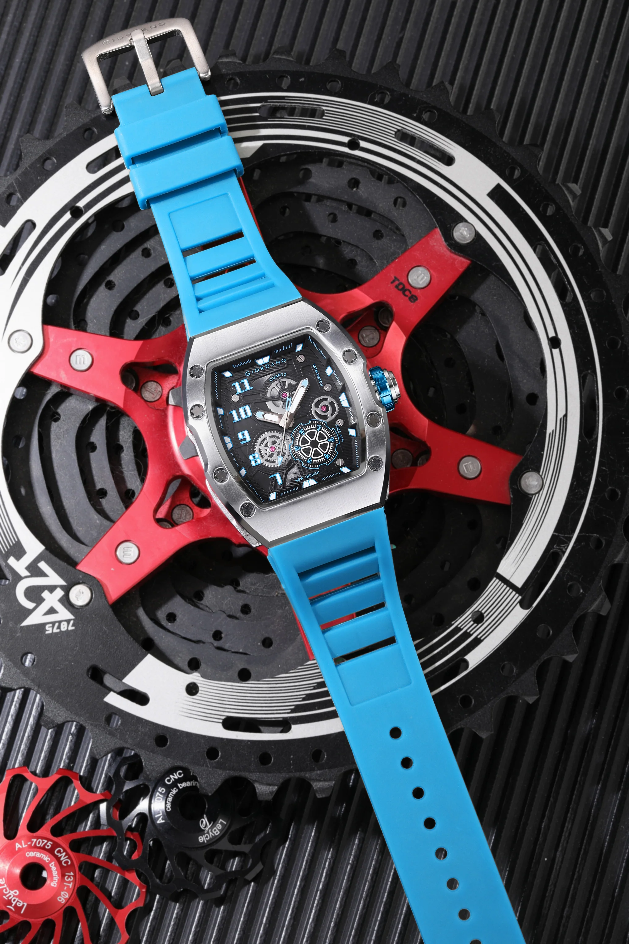 Giordano Sqaure Analog Casual Sporty Watch for Men – Mechanical-Inspired Design dial, Quartz Movement, and silicon strap | GZ-50150-04 - Image 3