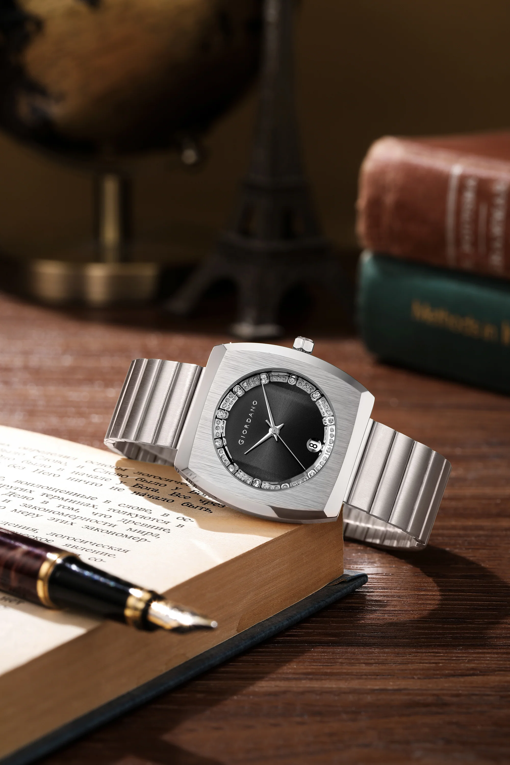 Giordano Square Analog Watch for men –  Sunray gloss Dial with Crystal Hour Markers, Date Display & Stainless Steel Strap – Stylish Luxury Timepiece | GZ-50155-11 - Image 3