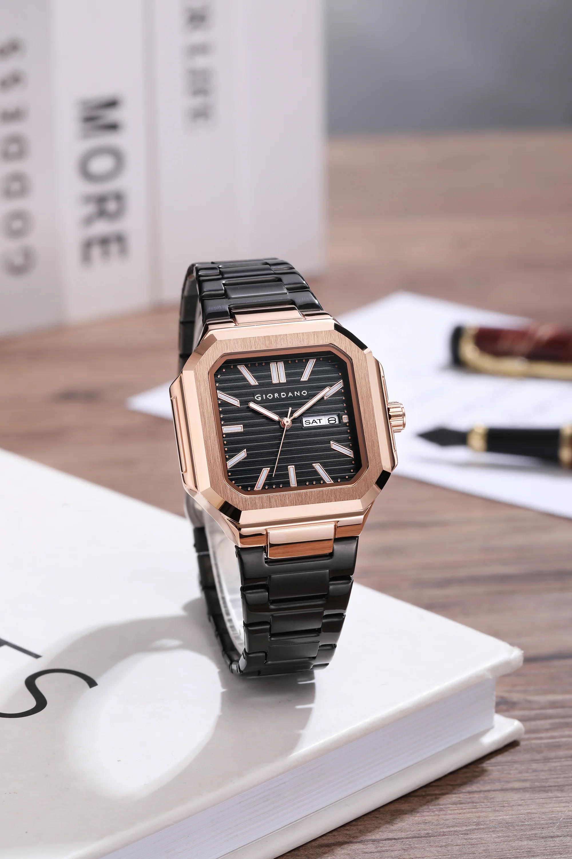 Giordano Square formal Watch for men – Textured Dial,Day & Date Display and Stylish stainless steel strap GZ-50140-11 - Image 3