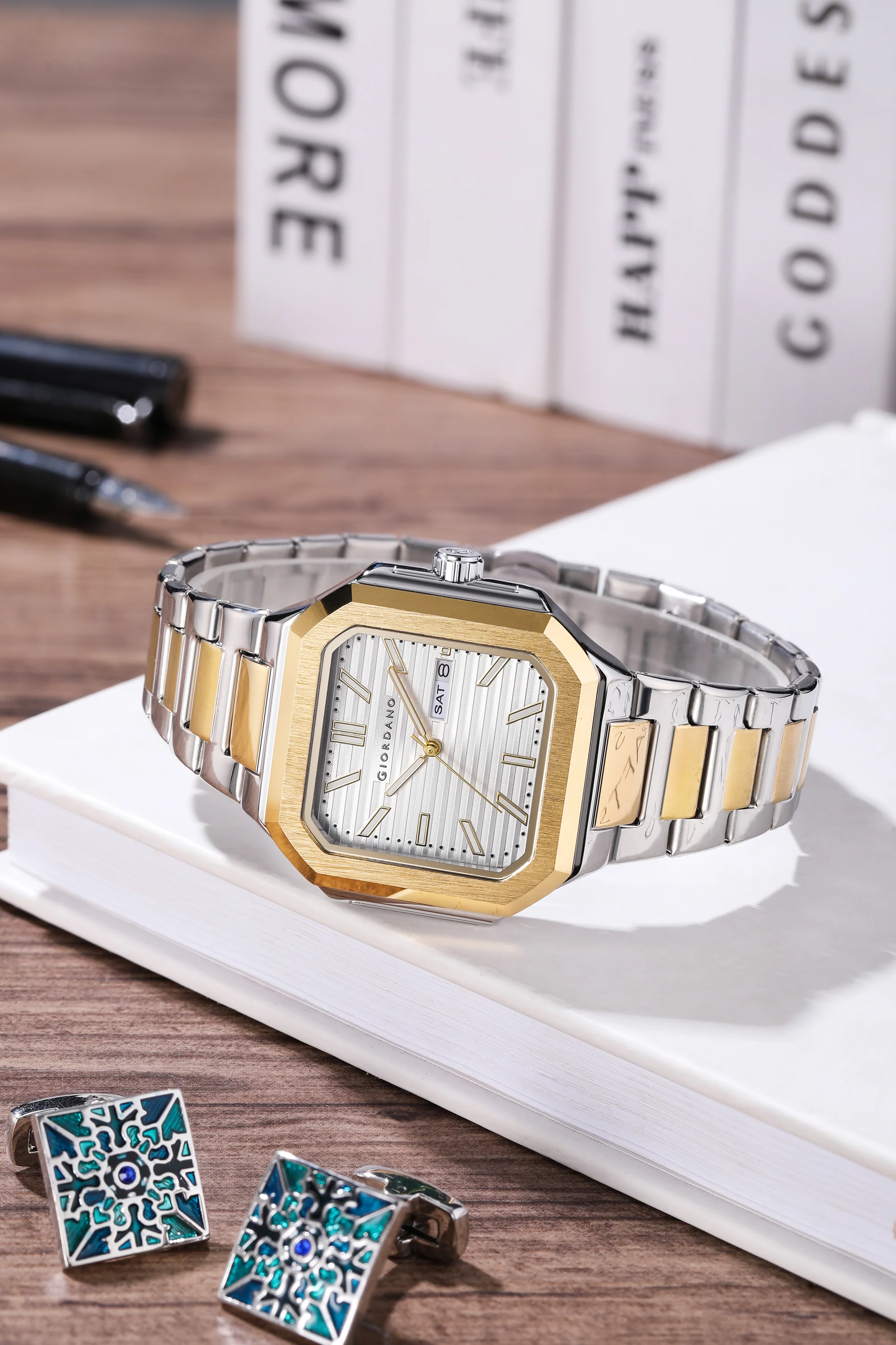 Giordano Square formal Watch for men – Textured Dial,Day & Date Display and Stylish stainless steel strap GZ-50140-22 - Image 5