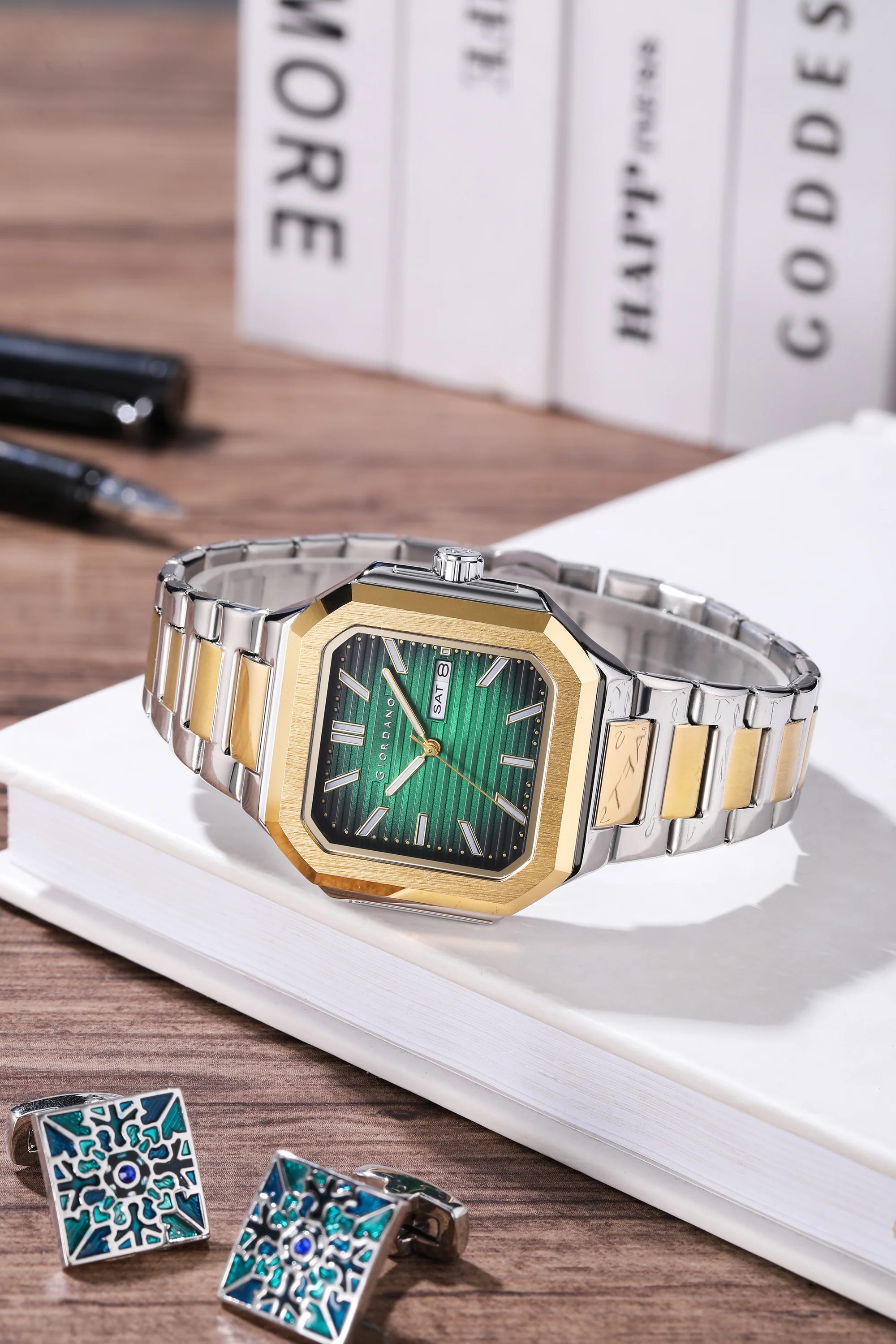 Giordano Square formal Watch for men – Textured Dial,Day & Date Display and Stylish stainless steel strap GZ-50140-44 - Image 4