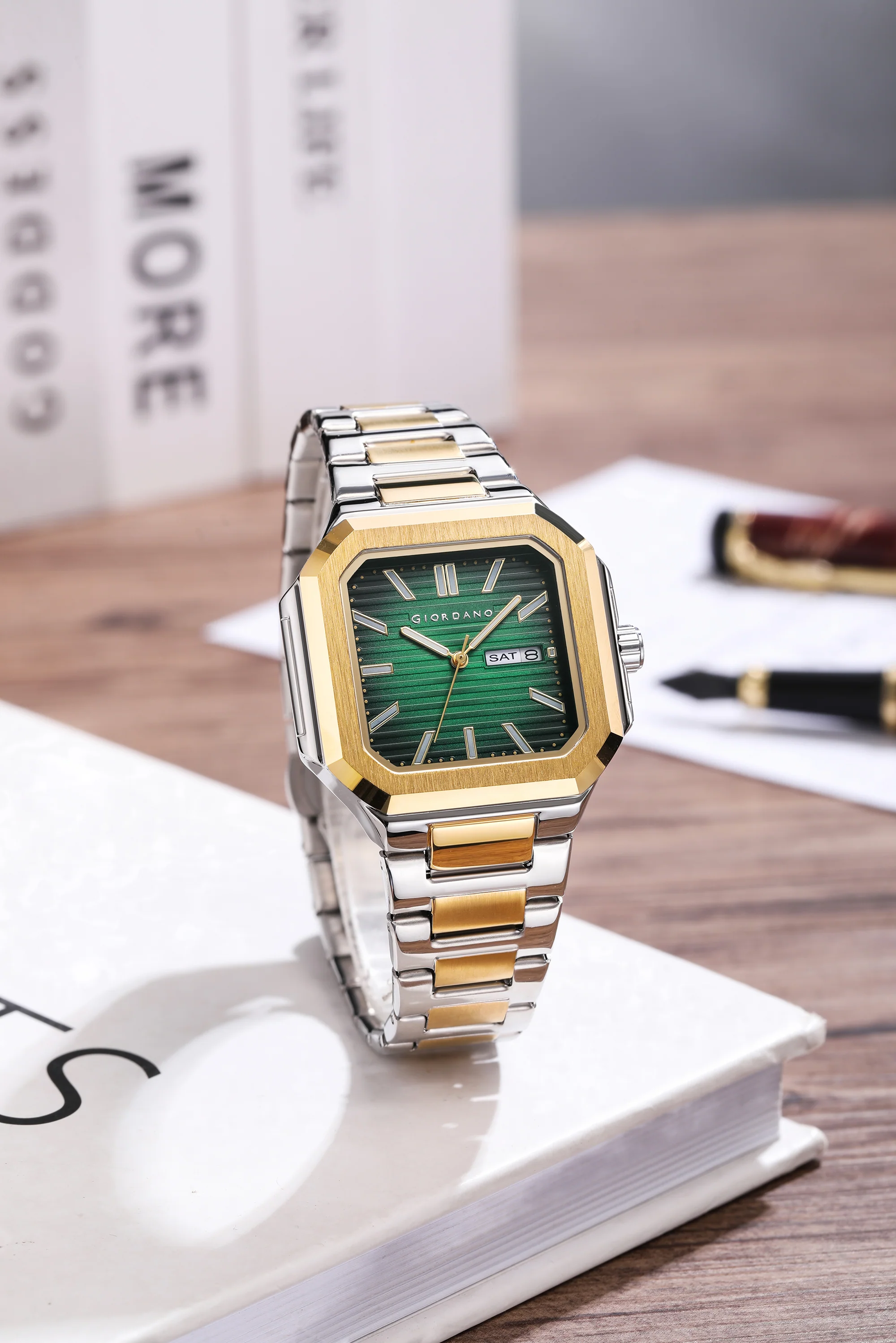 Giordano Square formal Watch for men – Textured Dial,Day & Date Display and Stylish stainless steel strap GZ-50140-44 - Image 5