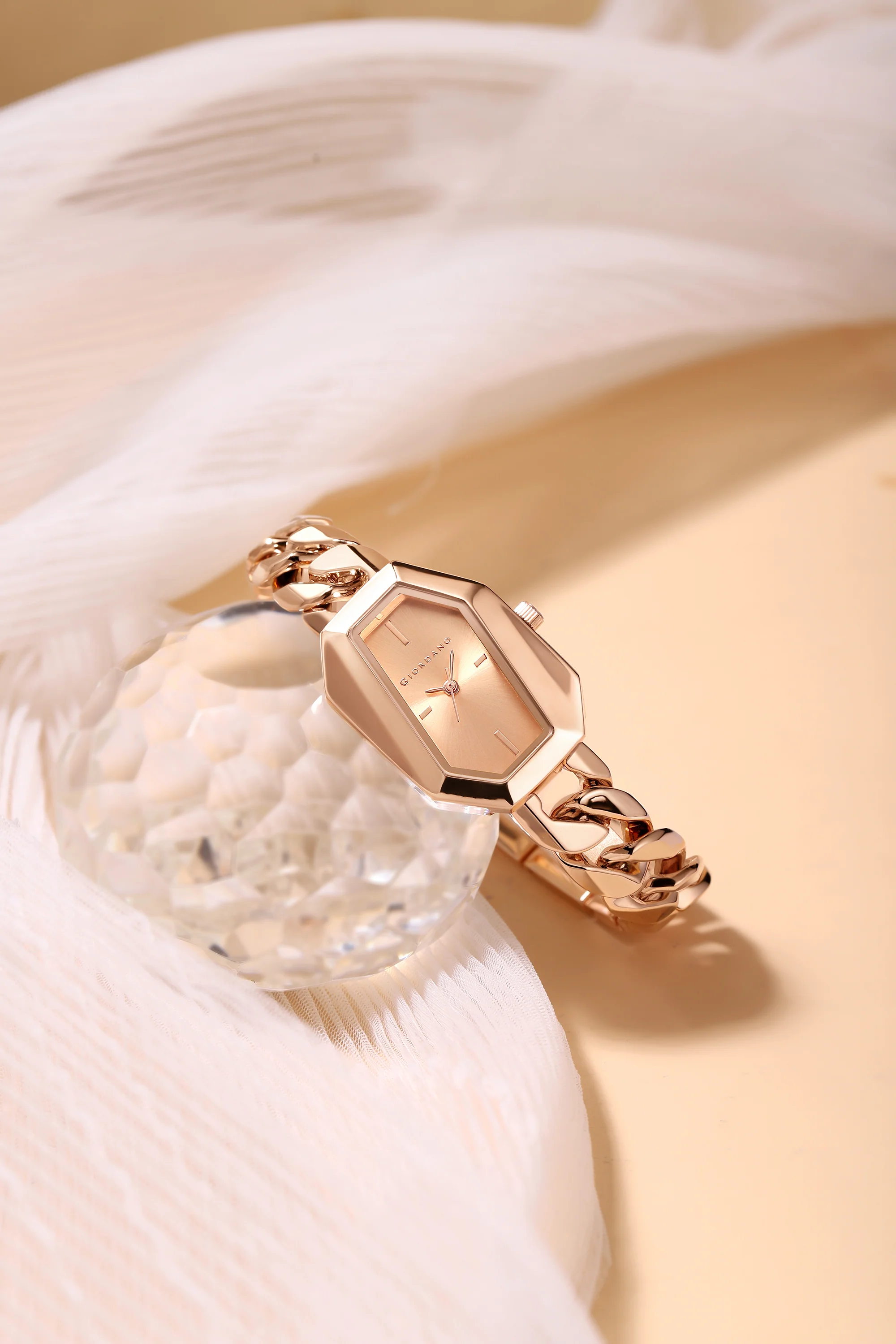 Giordano Stylish Analog Watch for Women – Hexagon Dial, Trendy Chain Link Stainless Steel Strap, Elegant Dress Timepiece | GZ-60122-22 - Image 3