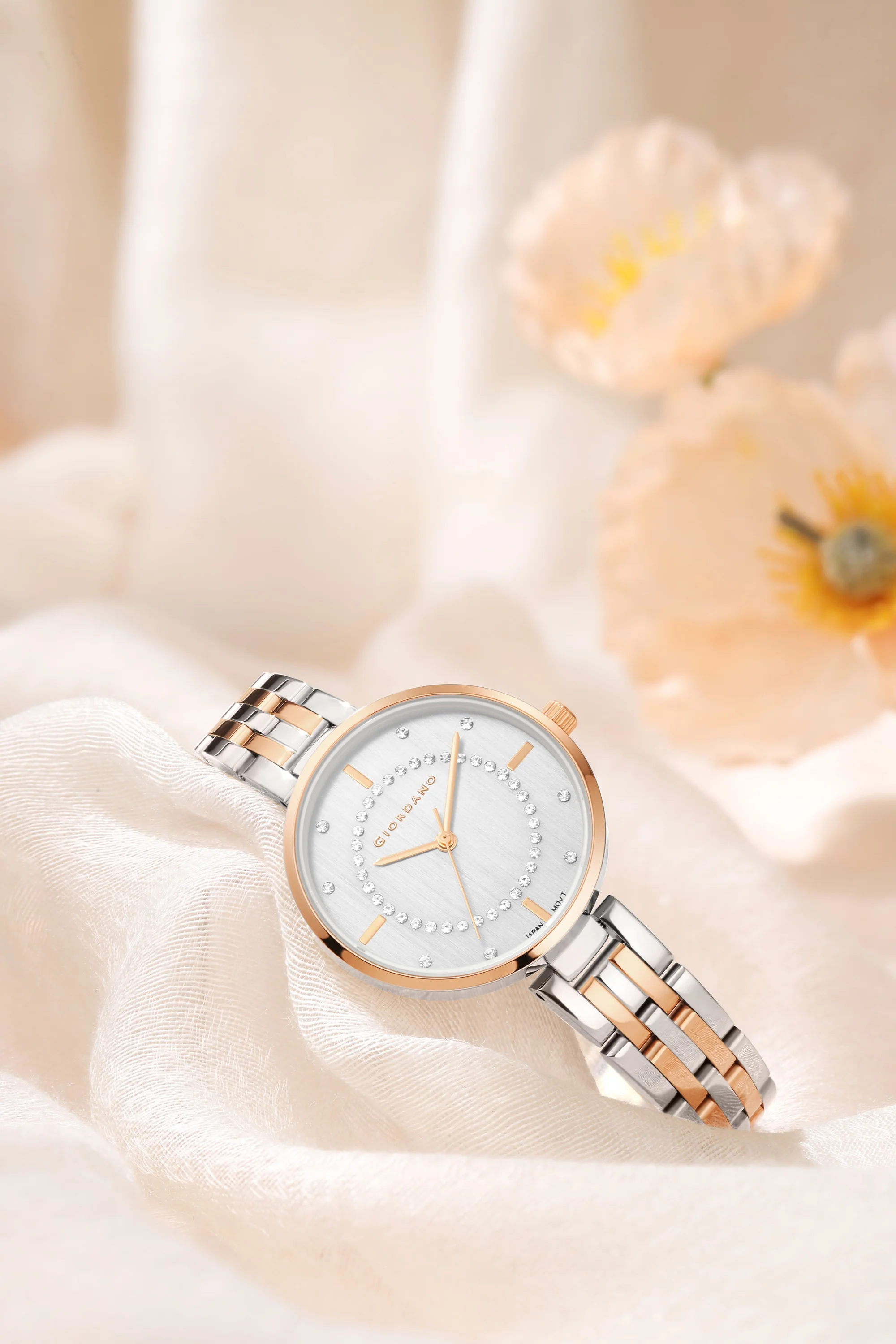 Giordano Stylish Analog Watch for Women with Diamond Studed Dial with Crystal Hour Markers and Stainless Steel Strap - GZ-60077-55 - Image 4
