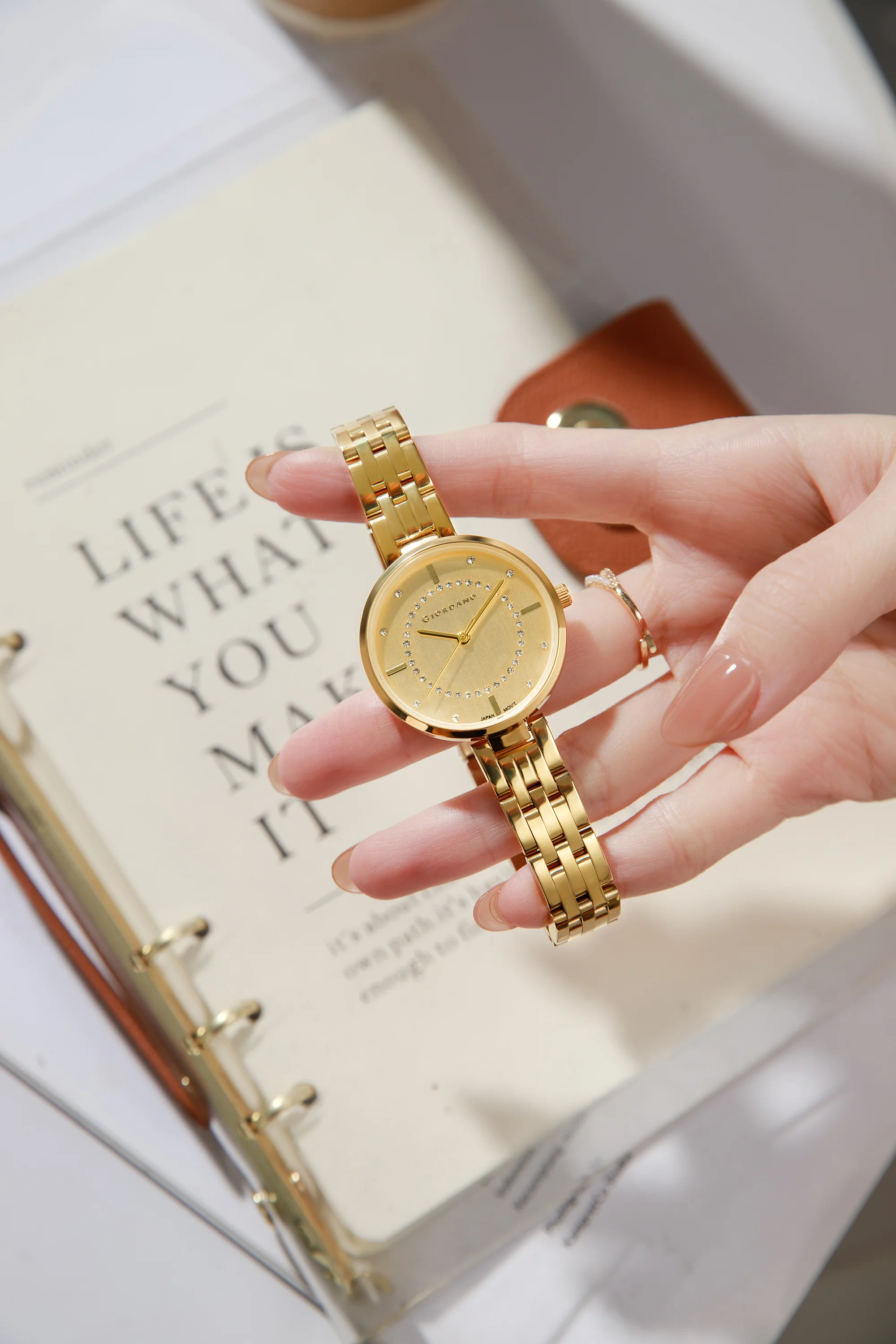 Giordano Stylish Analog Watch for Women with Diamond Studed Dial with Crystal Hour Markers and Stainless Steel Strap - GZ-60077-66 - Image 2