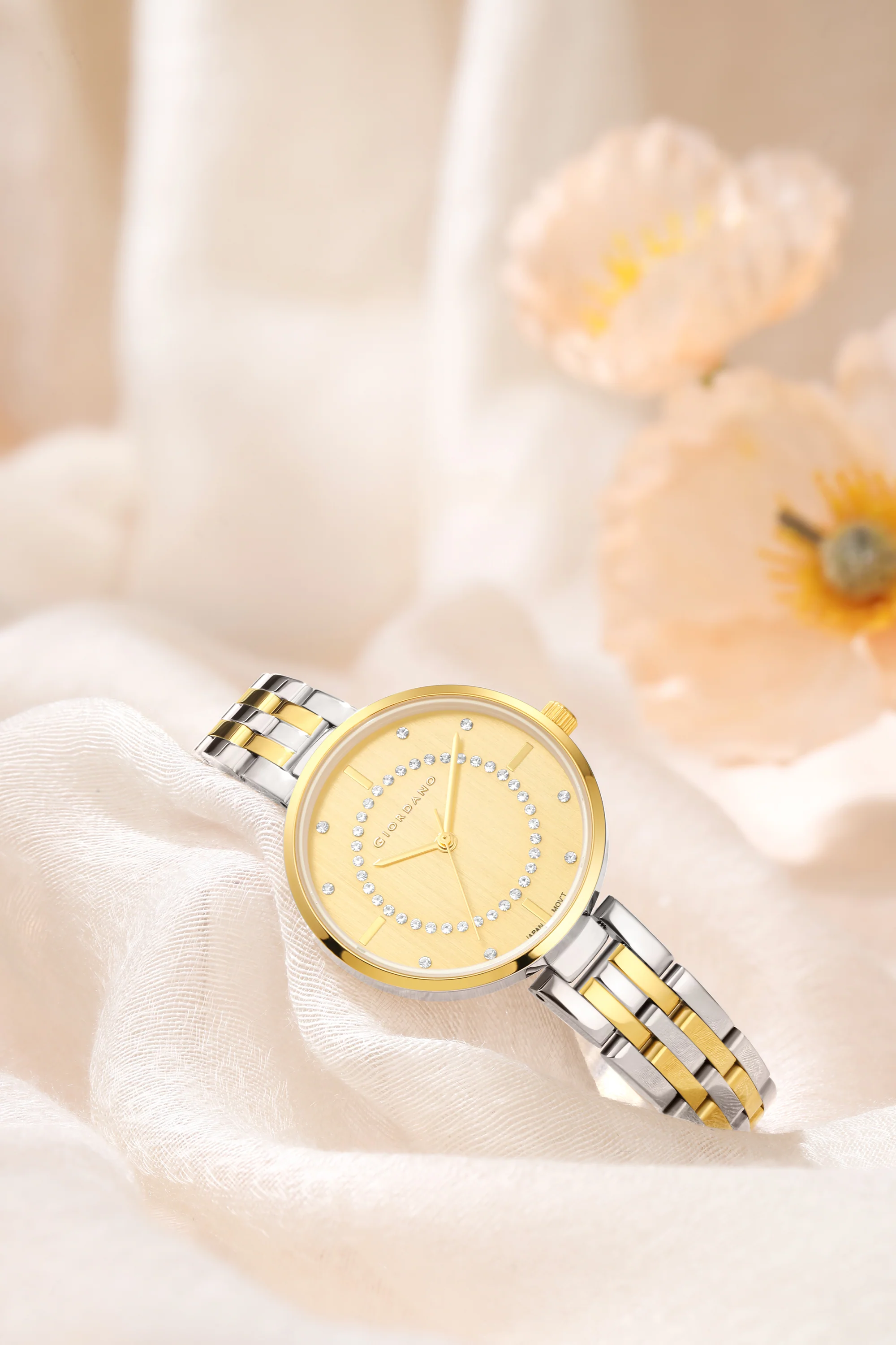 Giordano Stylish Analog Watch for Women with Diamond Studed Dial with Crystal Hour Markers and Stainless Steel Strap - GZ-60077-88 - Image 3