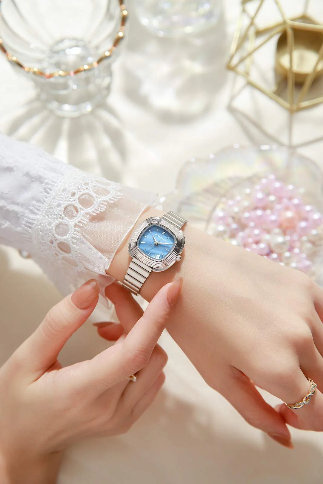 GIORDANO Stylish Analog Watch for Women with Sunray Cushion Dial, Index Markers & Stainless Steel Strap - GZ-60126-11 - Image 2