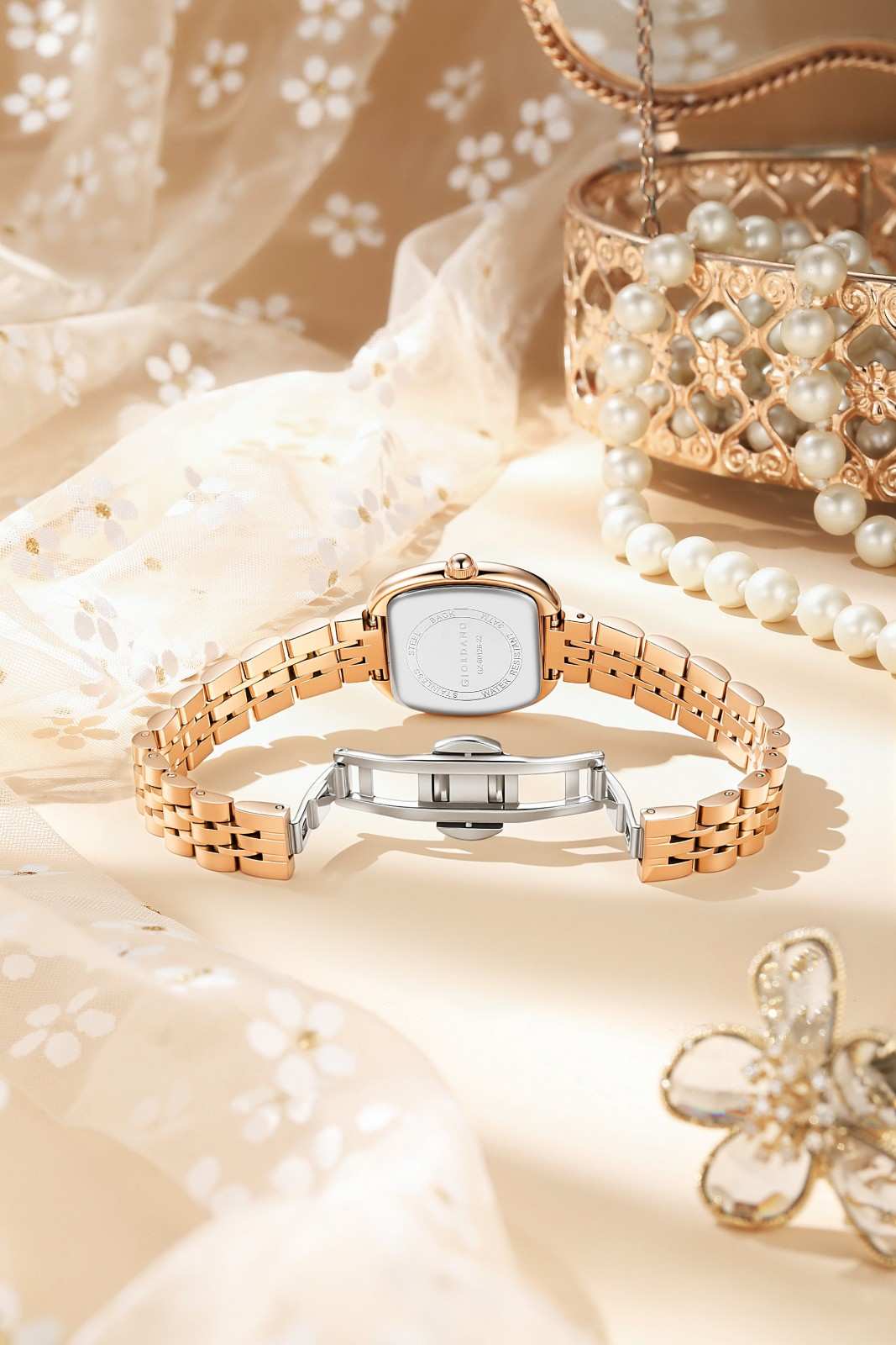 GIORDANO Stylish Analog Watch for Women with Sunray Cushion Dial, Index Markers & Stainless Steel Strap - GZ-60126-22 - Image 4
