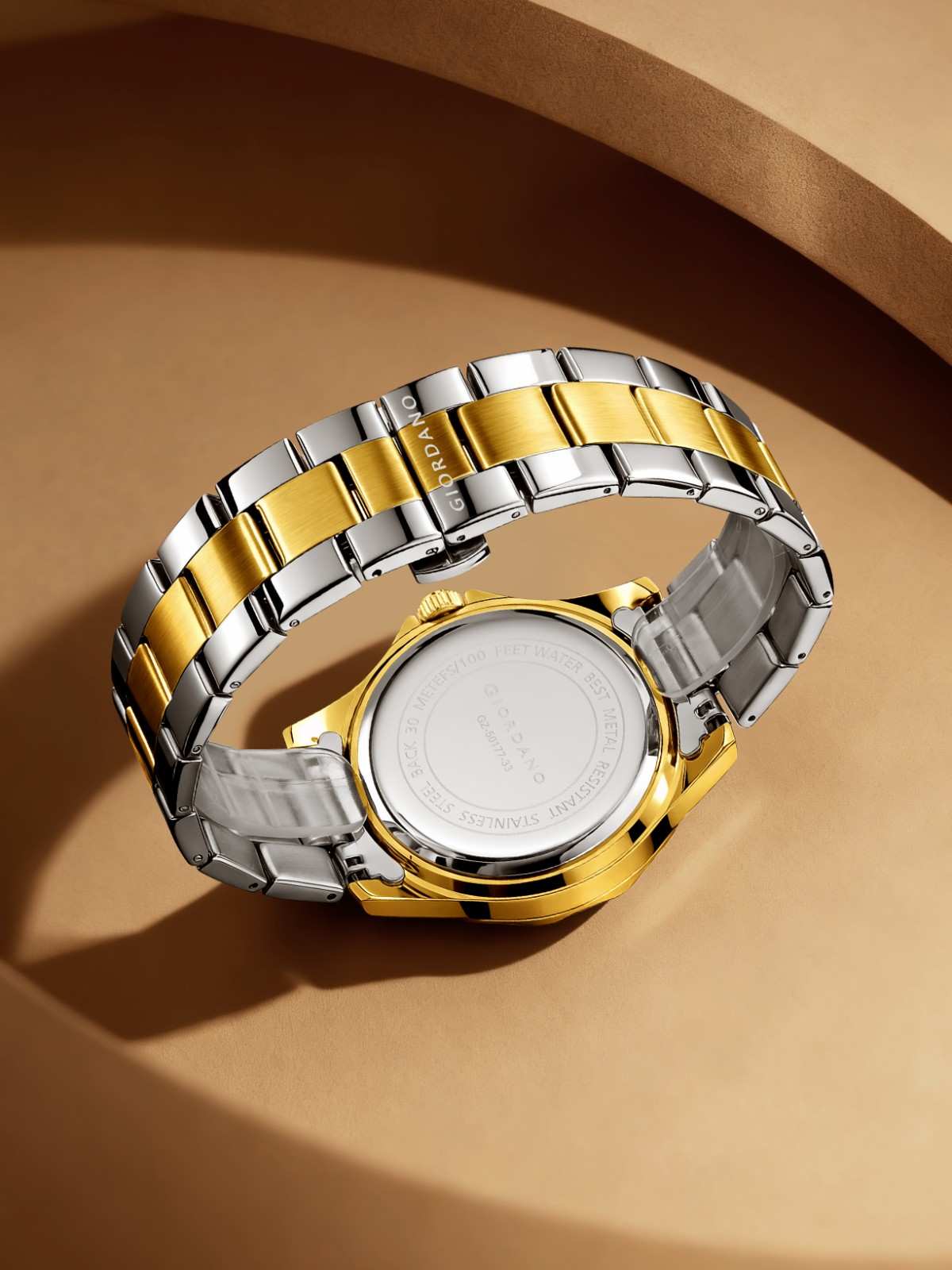GIORDANO Two-Tone Analog Watch for Men - Crystal Hour Markers, Textured Bezel Design,  Day & Date Display, Stainless Steel Strap, Quartz Movement - GZ-50177-33 - Image 4